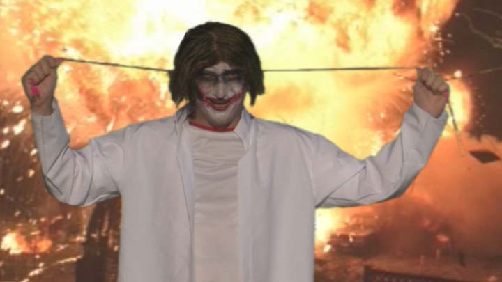 Jonathan Heap as The Joker Brain Flossing!